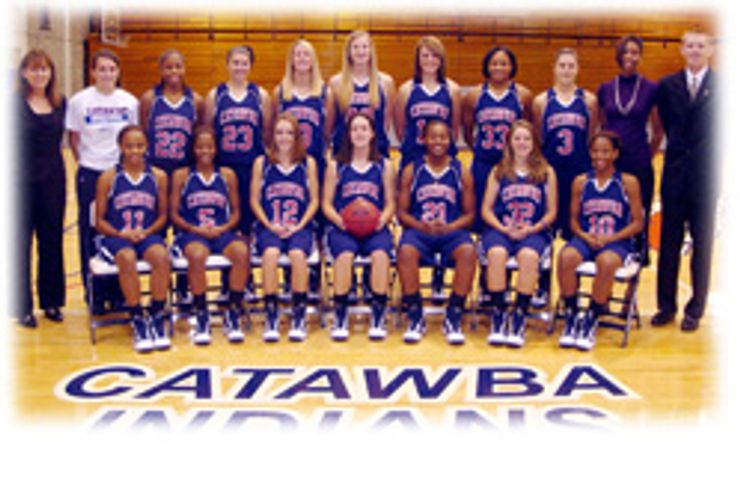 Women's Basketball Team Helps Make Community Outre | Catawba College